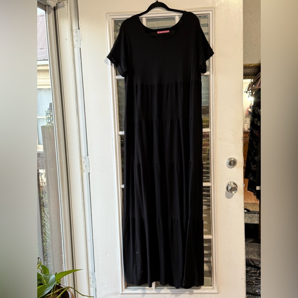 Elegant Black Maxi Dress